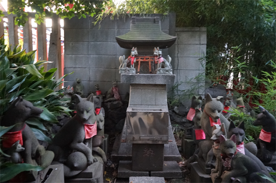 ⑤狐の道しるべ、穴守稲荷神社（東京都大田区羽田）